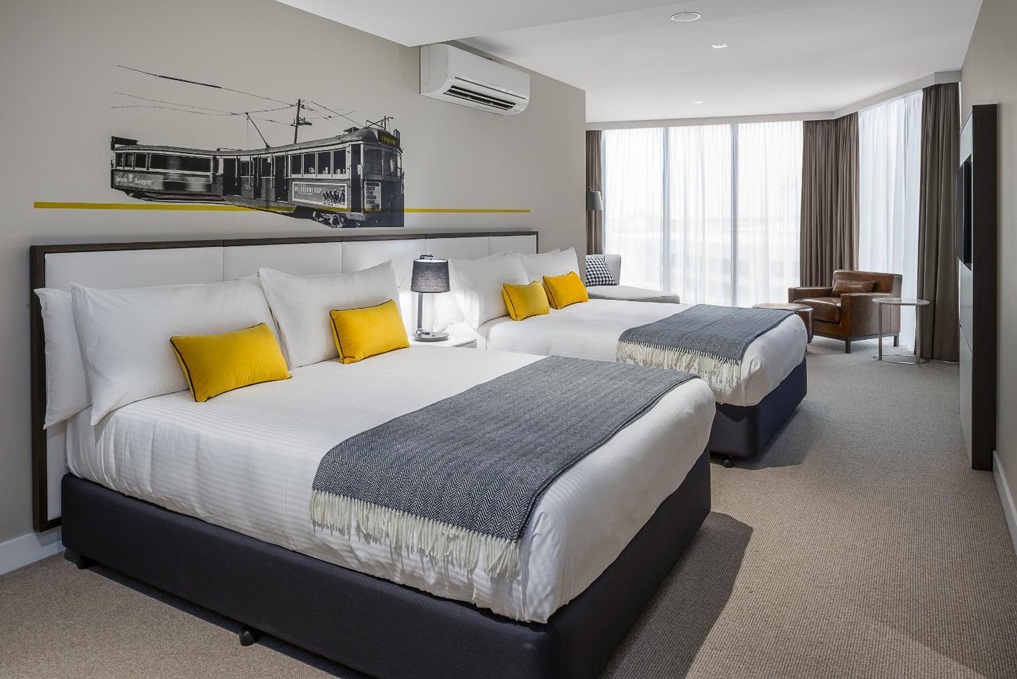 فندق Peppers Docklands ملبورن المظهر الخارجي الصورة A room at the hotel