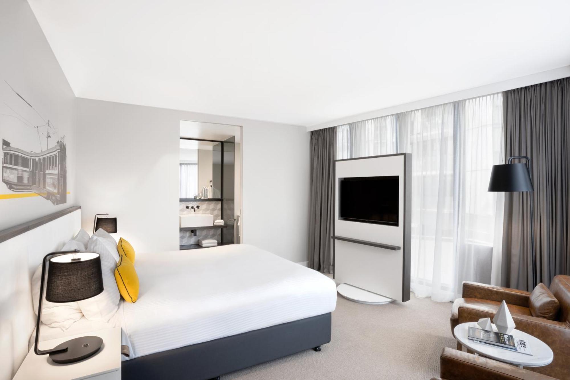 فندق Peppers Docklands ملبورن المظهر الخارجي الصورة A room at the hotel