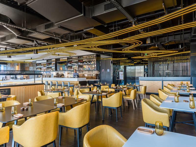 فندق Peppers Docklands ملبورن المظهر الخارجي الصورة The interior of the restaurant